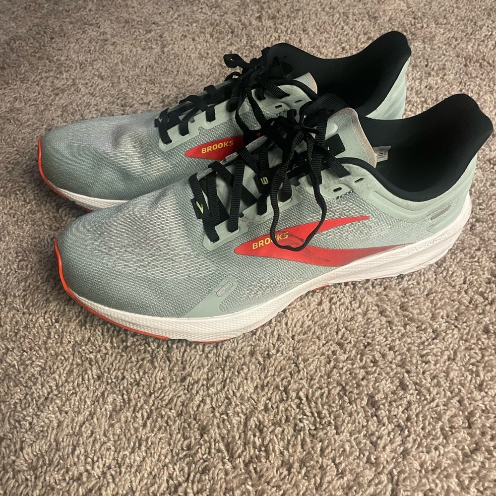 Brooks launch 9 size 11.5